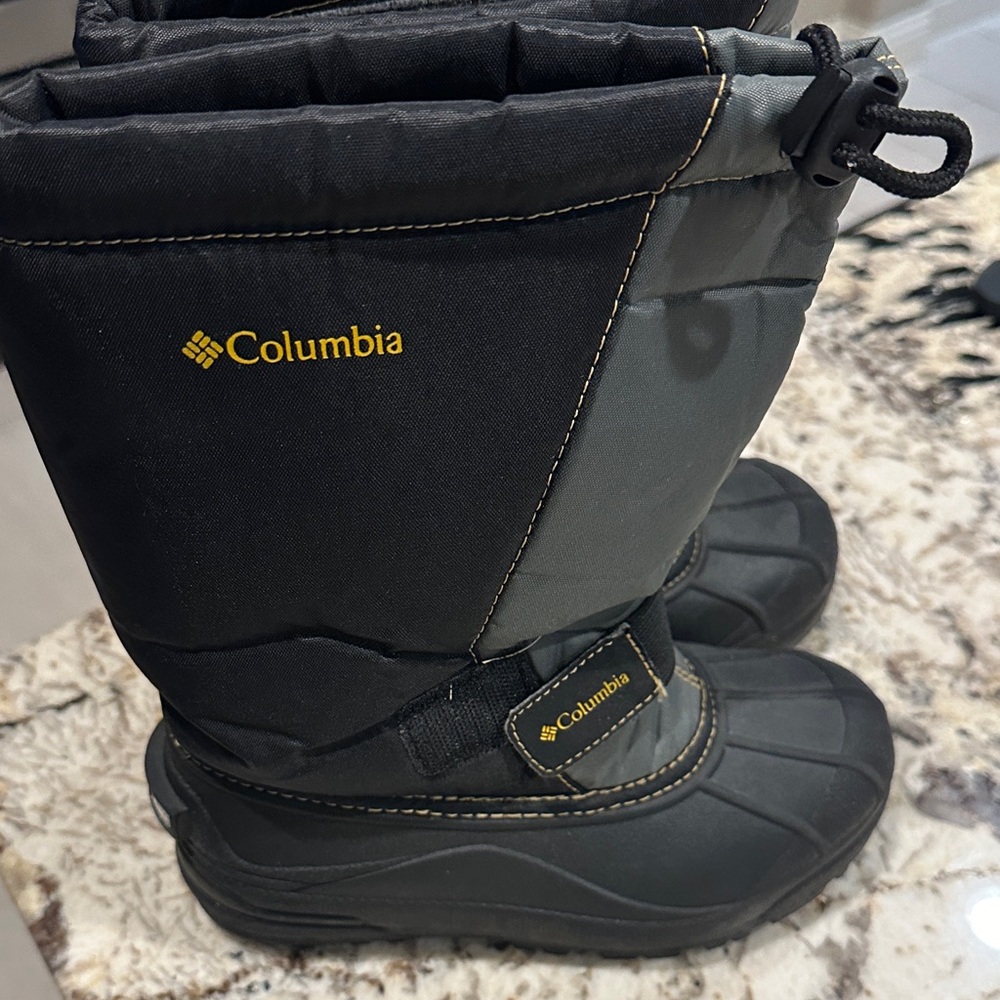 Columbia Kids Black and Gray Snow Boots